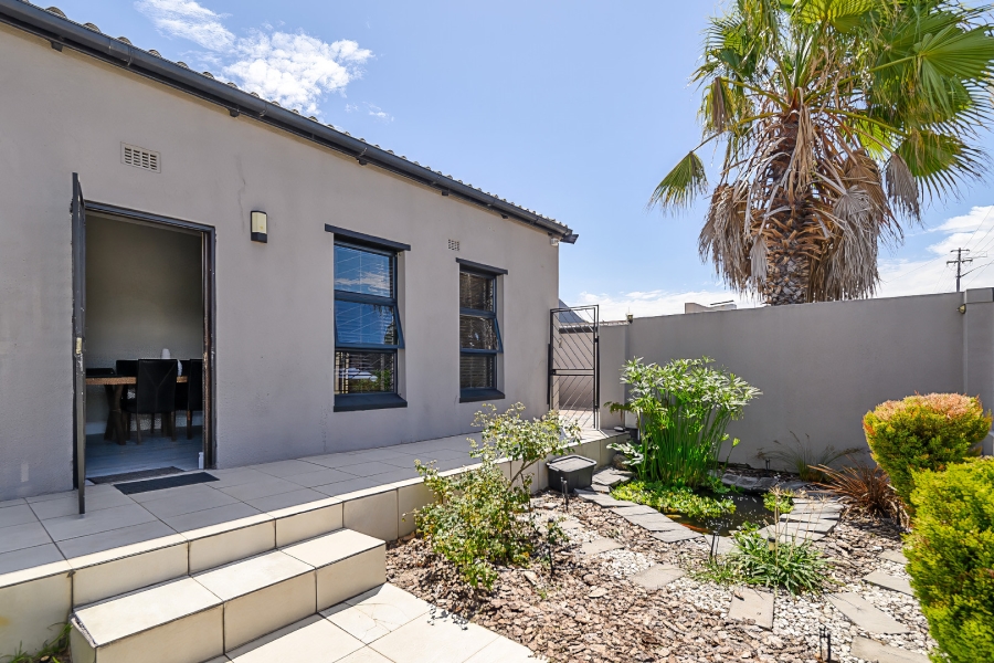 3 Bedroom Property for Sale in Rondebosch East Western Cape